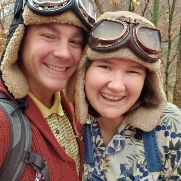 Meet your Posher, Danielle - Picture 2 of 2